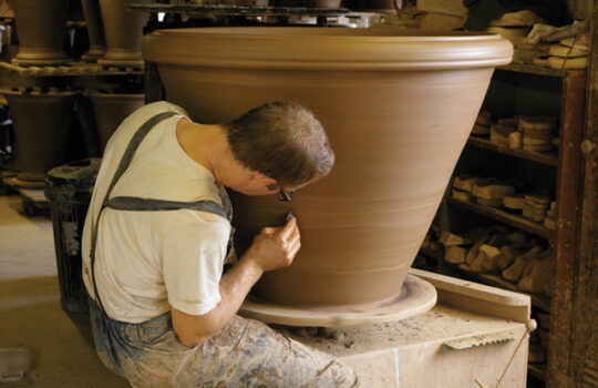 Whichford-handmade-garden-pots (1)